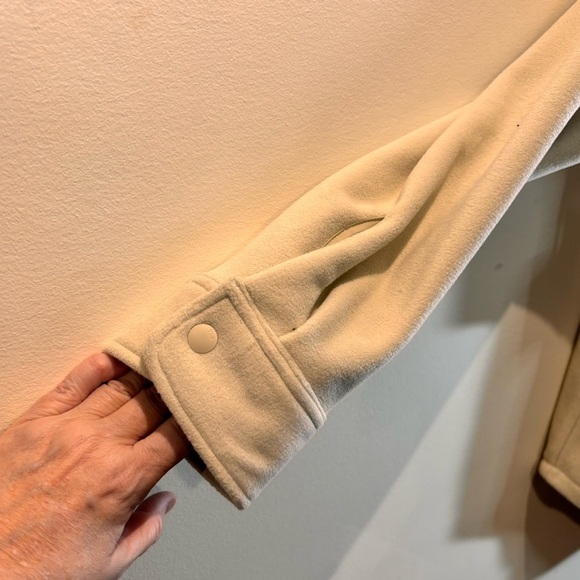 TNA Sz XL Polar Shirt Fleece Snap Button Shirt in Whisper White New With Tags - Picture 7 of 9